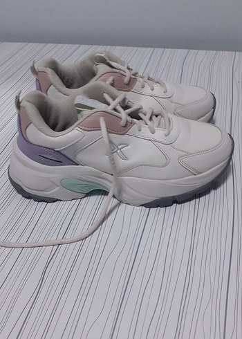 Kinetix Pastel Detayli Beyaz Sneaker