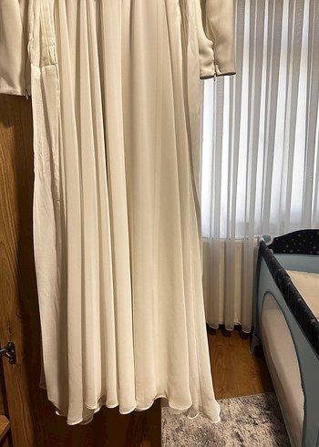 Beyaz Drapeli Uzun Elbise - Görsel 2