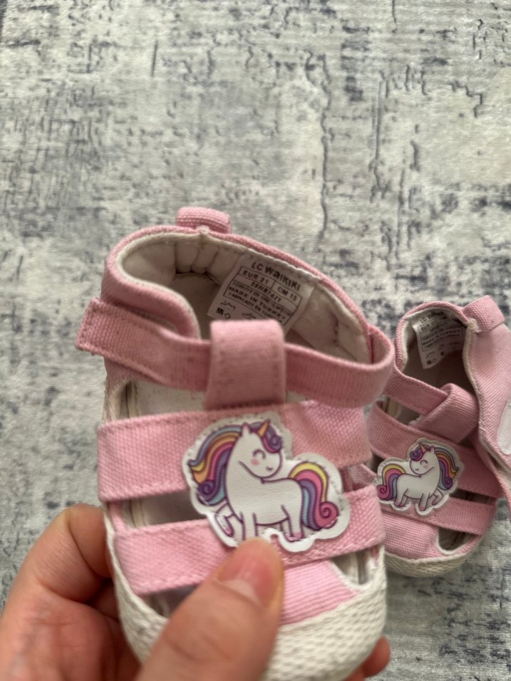 Kız Çocuk Pembe Unicorn Baskılı Cırt Cırtlı Sandalet - Görsel 3