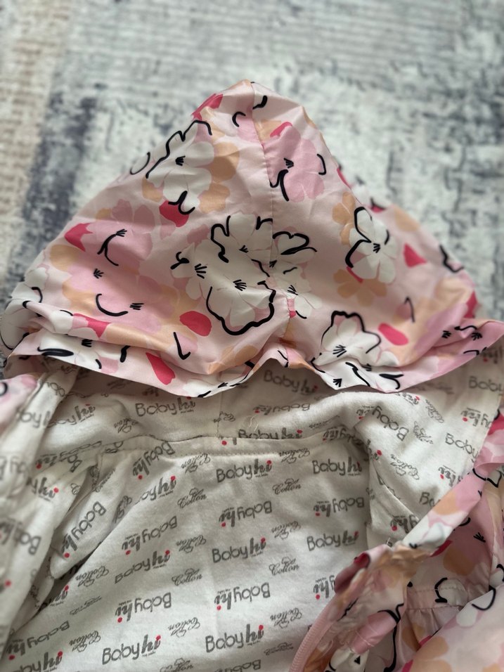 Kız Çocuk Kapüşonlu Desenli Yağmurluk - Görsel 3