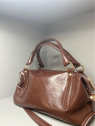 Massimo Dutti Kadın Acı Kahve Tasarım Kırık Parlak Deri Astarlı Fermuar Kapama
