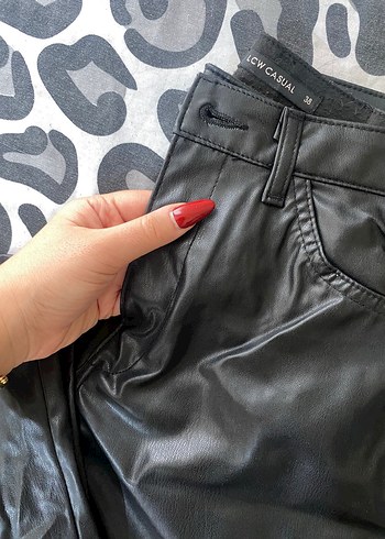 38 Beden siyah Renk Düğmeli Siyah Deri Kadın Pantolon