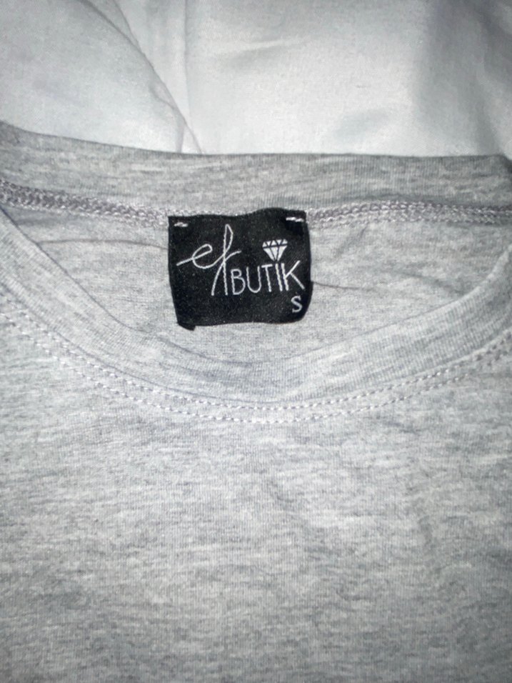 Gri Baskılı Tişört - Görsel 3