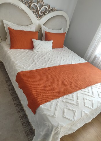 Beyaz Nakışlı Yatak Örtüsü - Görsel 6