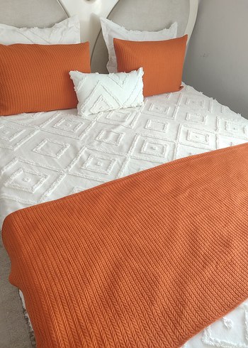 Beyaz Nakışlı Yatak Örtüsü - Görsel 5