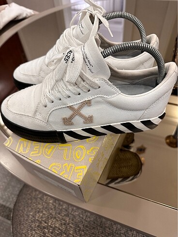 Off-White Off white sneakers