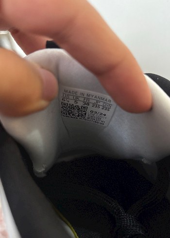 Adidas Beyaz Zebra Desenli Bağcıklı Sneakers - Görsel 4