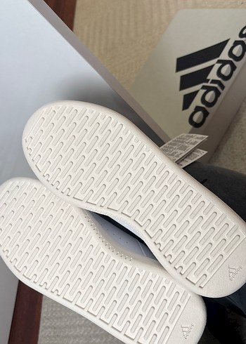 Adidas Beyaz Zebra Desenli Bağcıklı Sneakers - Görsel 3