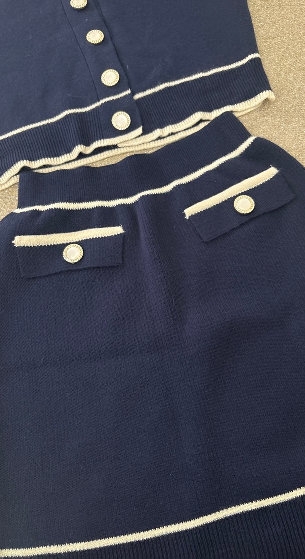 Düğmeli Lacivert Triko Takım - Görsel 3