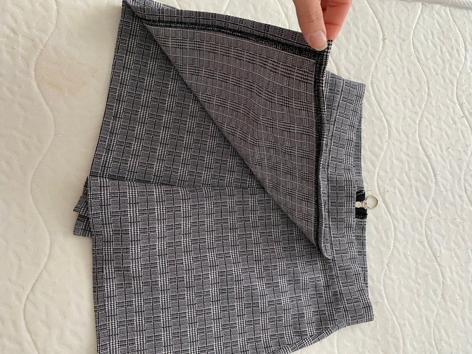 Gri Pilili Mini Etek - Görsel 3