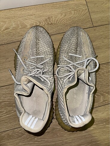 YEEZY reflektörlü