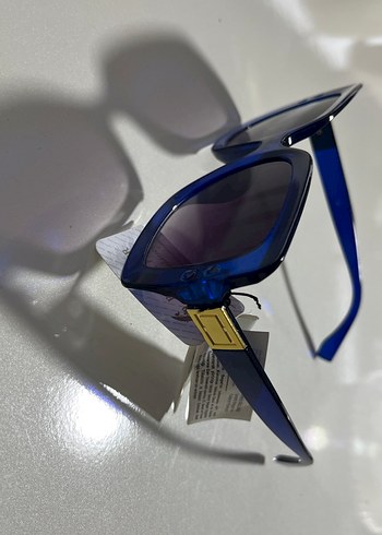 Şeffaf Koyu Mavi Kadın Güneş Gözlüğü - Görsel 2