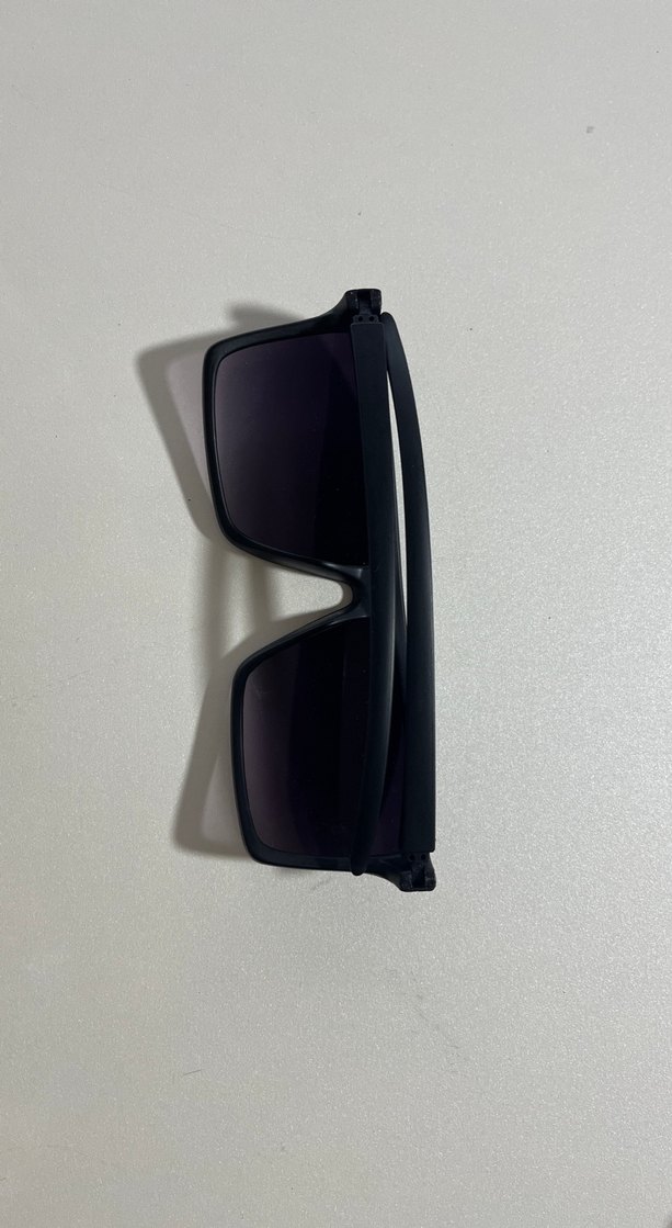 Siyah Şeffaf Çerçeveli Minimalist Kadın Güneş Gözlüğü - Görsel 2