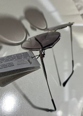 Minimalist Gri Şeffaf Kadın Gözlüğü - Görsel 2