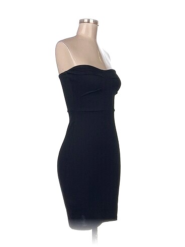 H&M H&M Kısa Elbise %70 İndirimli.