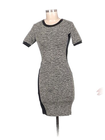 Calvin Klein Kısa Elbise %70 İndirimli.