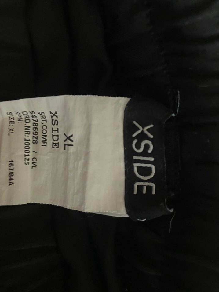 Salaş Kesim Siyah Şort - Görsel 3