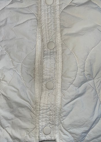 Düğmeli Krem Bebek Kapitone Ceket - Görsel 4