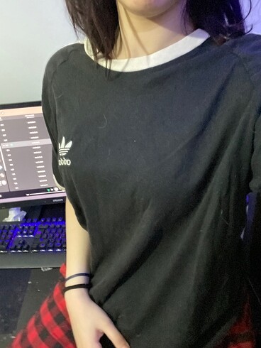 Adidas Tişört