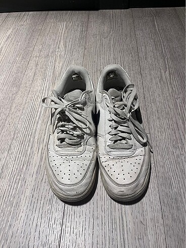Nike Nike beyaz siyah ayakkabı