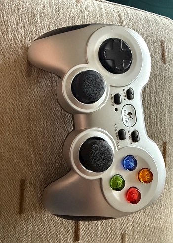 Logitech G F710 Kablosuz Gamepad az kullanılmış