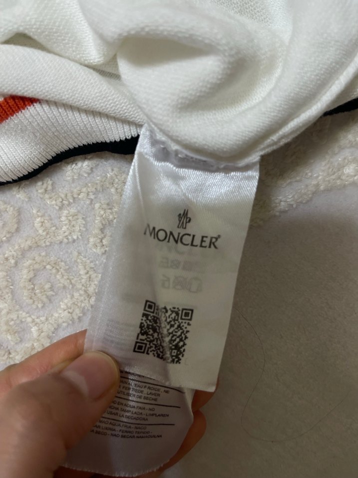 MONCLER Düğmeli Beyaz Pamuklu Erkek Tişört - Görsel 4