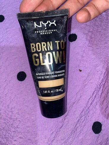 NYX Nyx born to glow