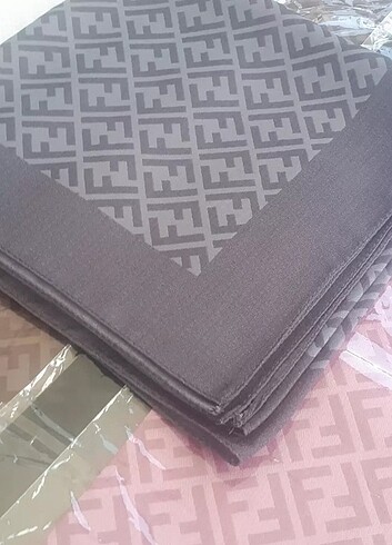  Beden çeşitli Renk Fendi desen pamuk soft esarplarimz harika