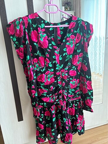 38 Beden pembe Renk Elbise kolları vatkalı yazlık kumaş butik ürünü
