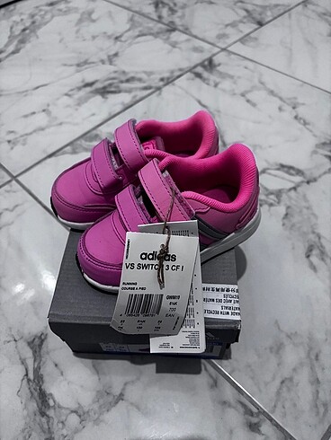 Adidas spor ayakkabı