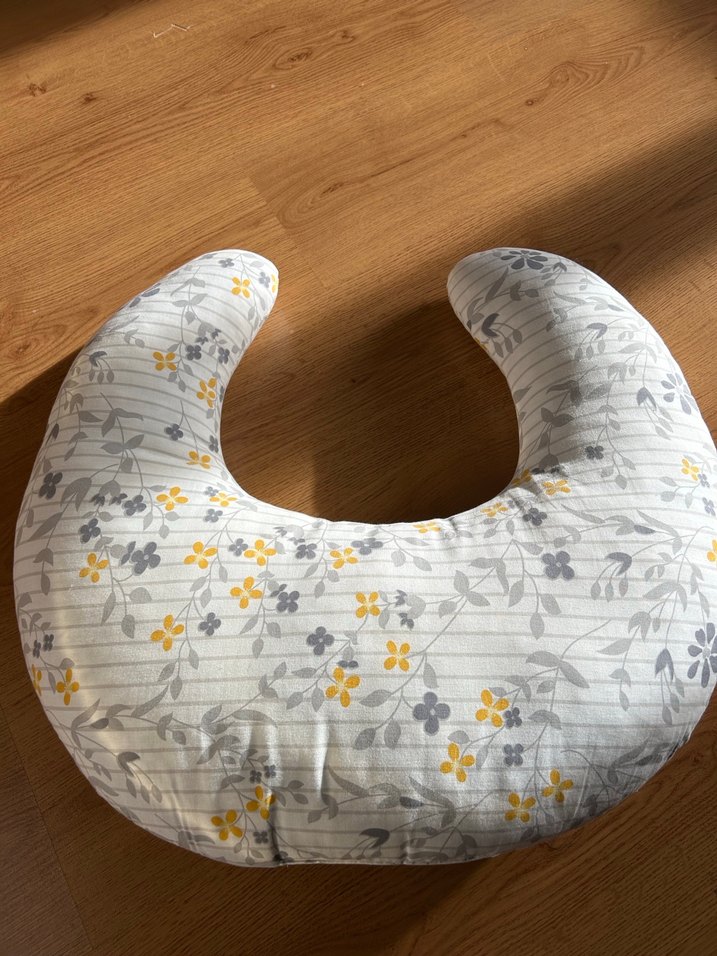 Gri Çiçek Desenli Emzirme ve Hamilelik Yastığı - Görsel 2