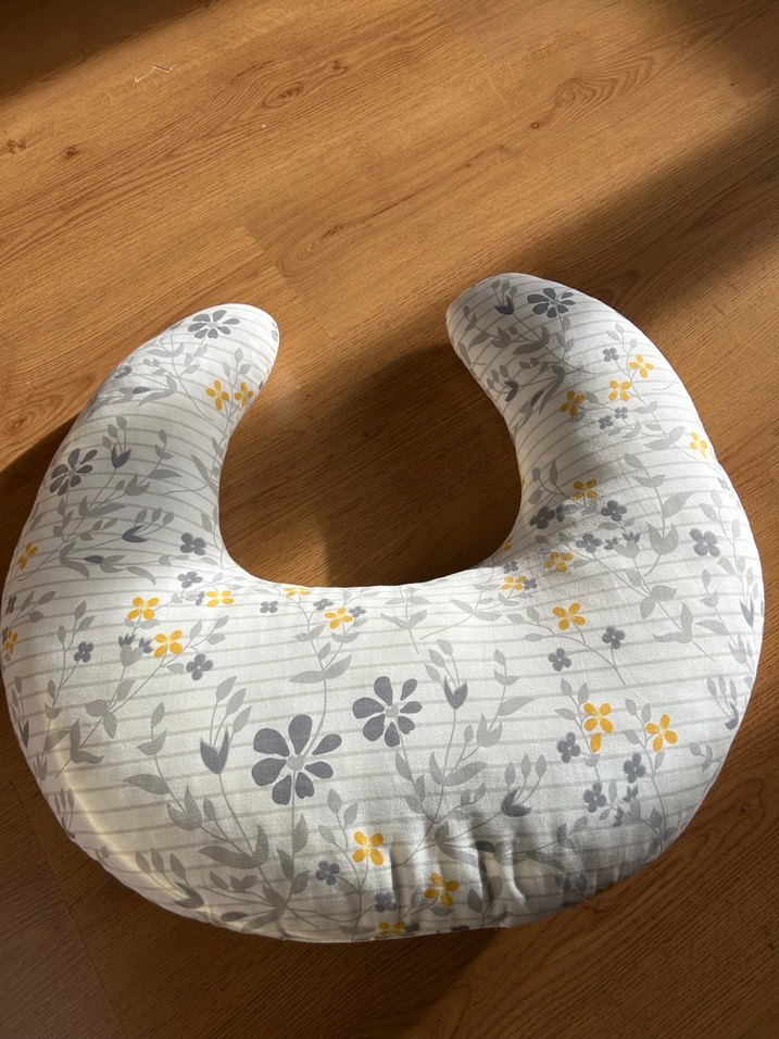 Gri Çiçek Desenli Emzirme ve Hamilelik Yastığı - Görsel 3