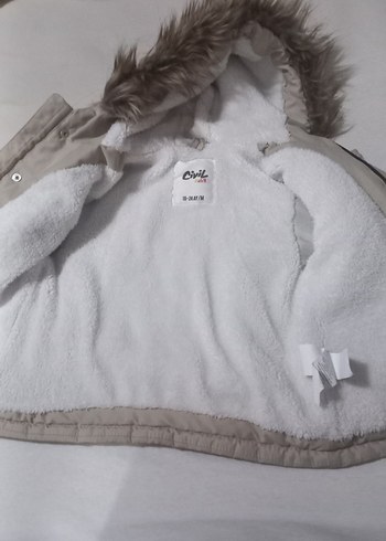 Erkek Çocuk Bej Kürklü Kapüşonlu Mont [18-24] - Görsel 2