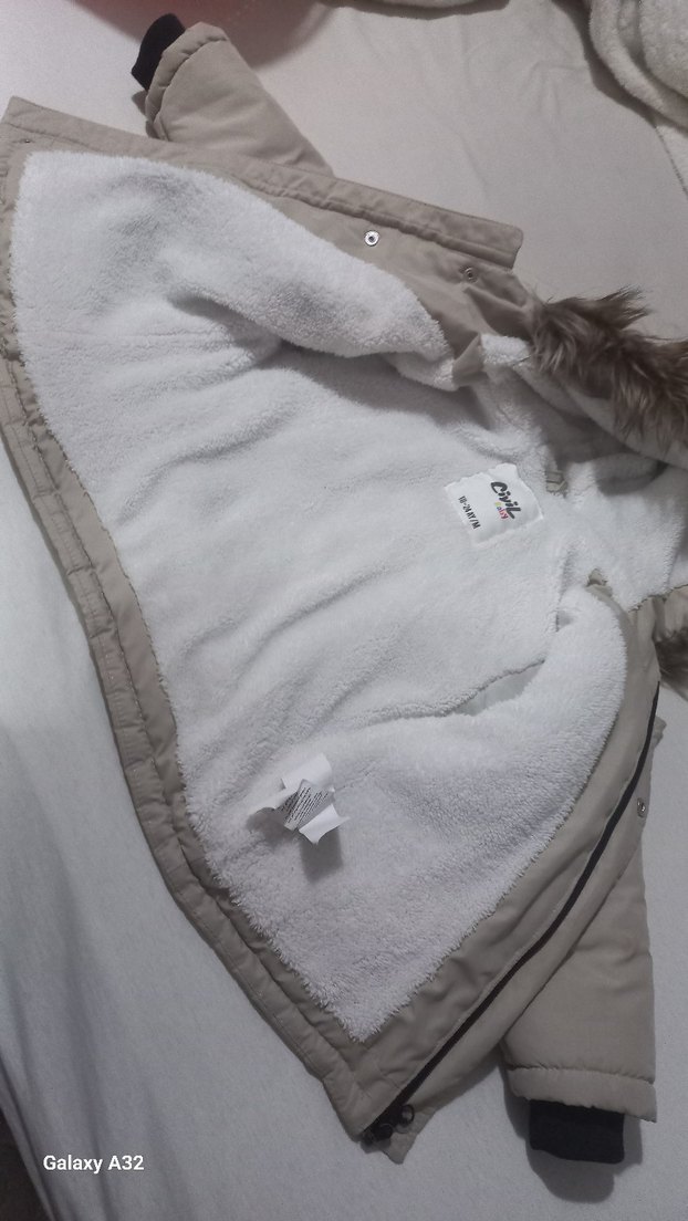 Erkek Çocuk Bej Kürklü Kapüşonlu Mont [18-24] - Görsel 4