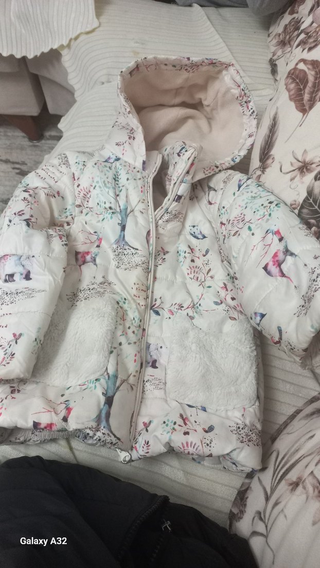 Beyaz Desenli Kız Çocuk Kürklü Mont(3-4) yas - Görsel 2