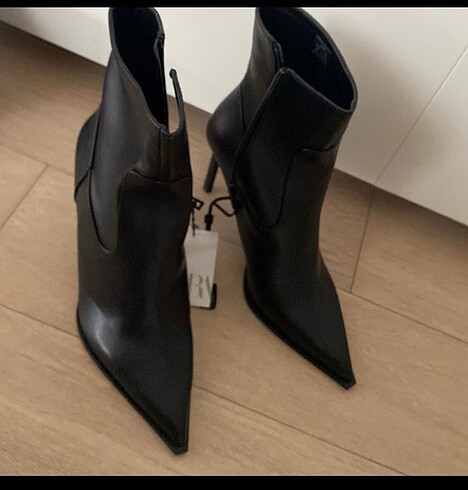 Zara ZARA TOPUKLU BOT