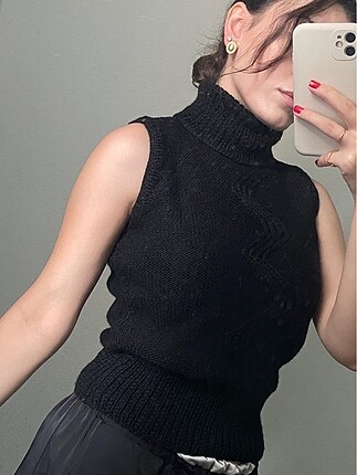 Siyah Süveter