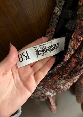 Dantel Detaylı Yılan Desenli V Yakalı Kadın Crop Top - Görsel 6