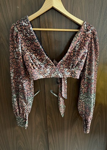 Dantel Detaylı Yılan Desenli V Yakalı Kadın Crop Top - Görsel 4