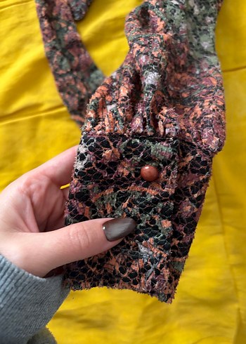 Dantel Detaylı Yılan Desenli V Yakalı Kadın Crop Top - Görsel 9