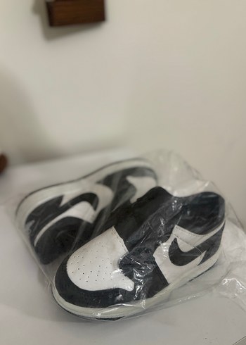 29 Beden Erkek Çocuk Beyaz Siyah Spor Ayakkabı
