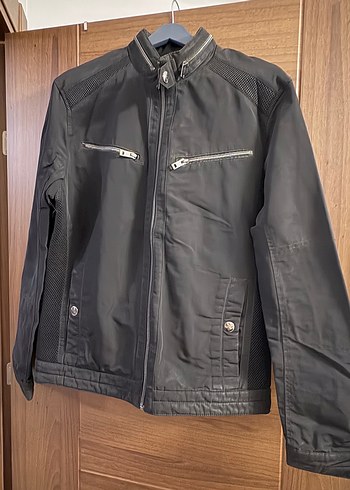 LC Waikiki Sehir Stiline Uygun Siyah Ceket