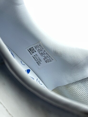 38 Beden beyaz Renk Adidas Spor Ayakkabı %70 İndirimli.