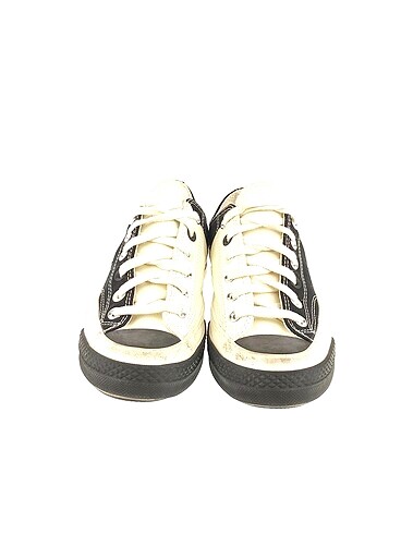 38 Beden Converse Spor Ayakkabı %70 İndirimli.