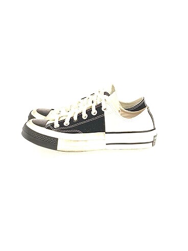 Converse Spor Ayakkabı %70 İndirimli.
