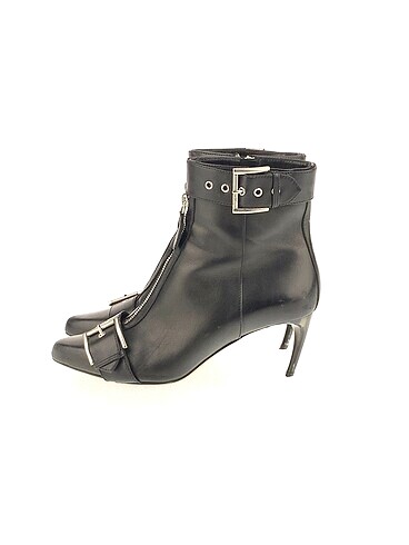 Alexander McQueen Bot %70 İndirimli.