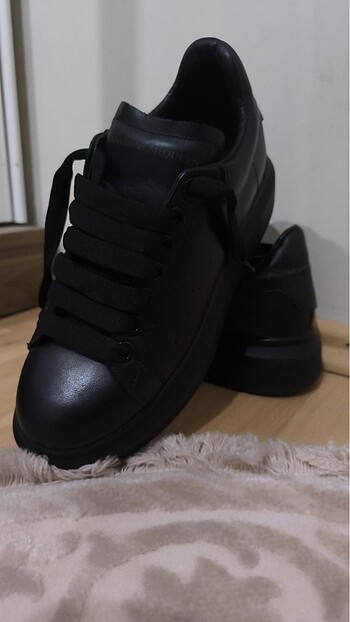 38 Beden siyah Renk Alexander mcqueen klasik model