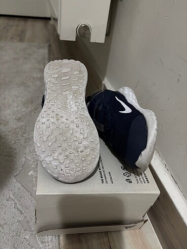 27 Beden Nike spor ayakkabı