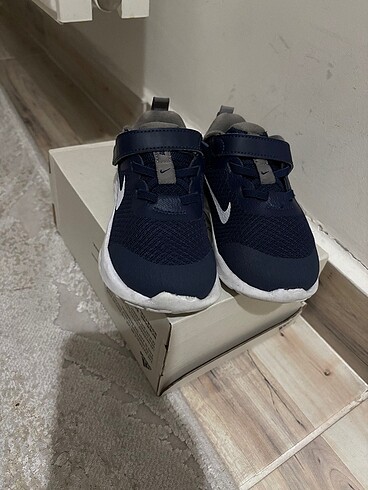 27 Beden lacivert Renk Nike spor ayakkabı