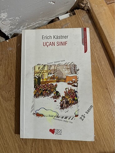 Uçan sınıf Erich Kâstner